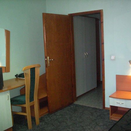 פזרג'יק Elbrus Hotel מראה חיצוני תמונה
