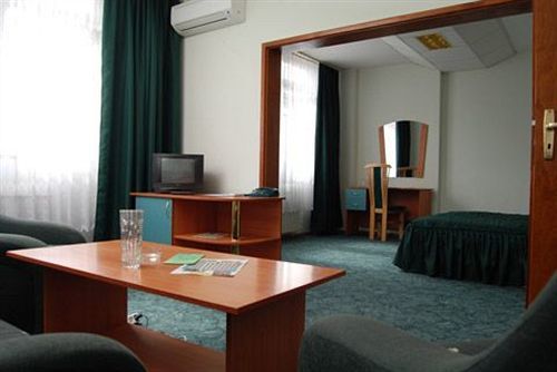 פזרג'יק Elbrus Hotel מראה חיצוני תמונה