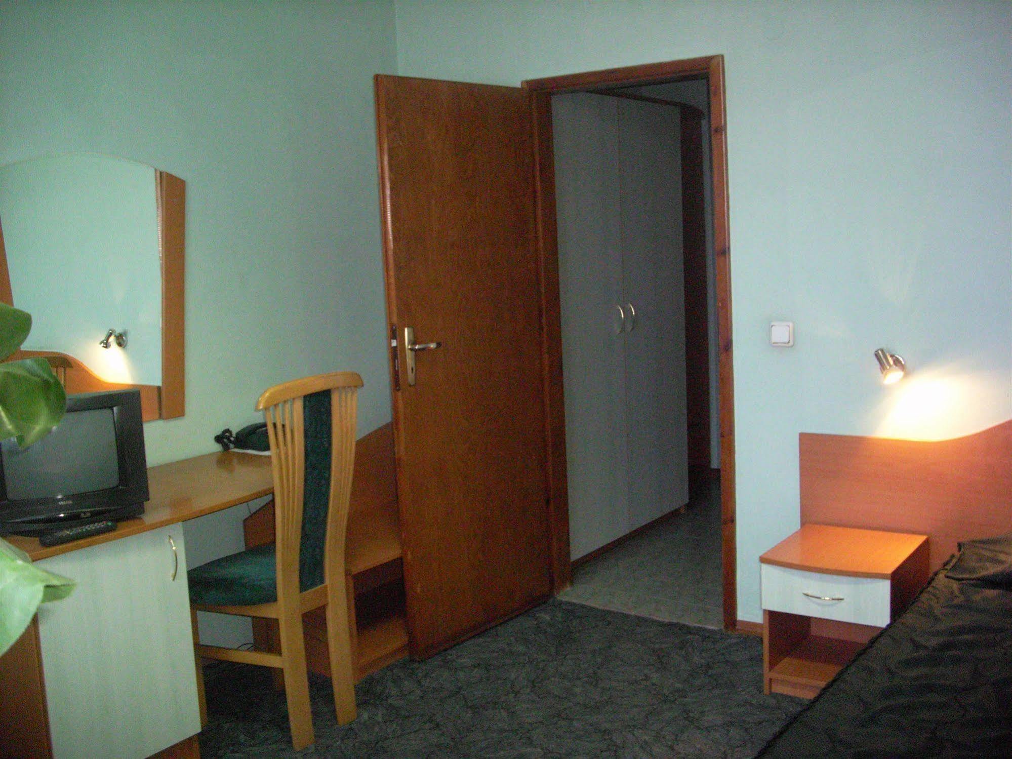 פזרג'יק Elbrus Hotel מראה חיצוני תמונה